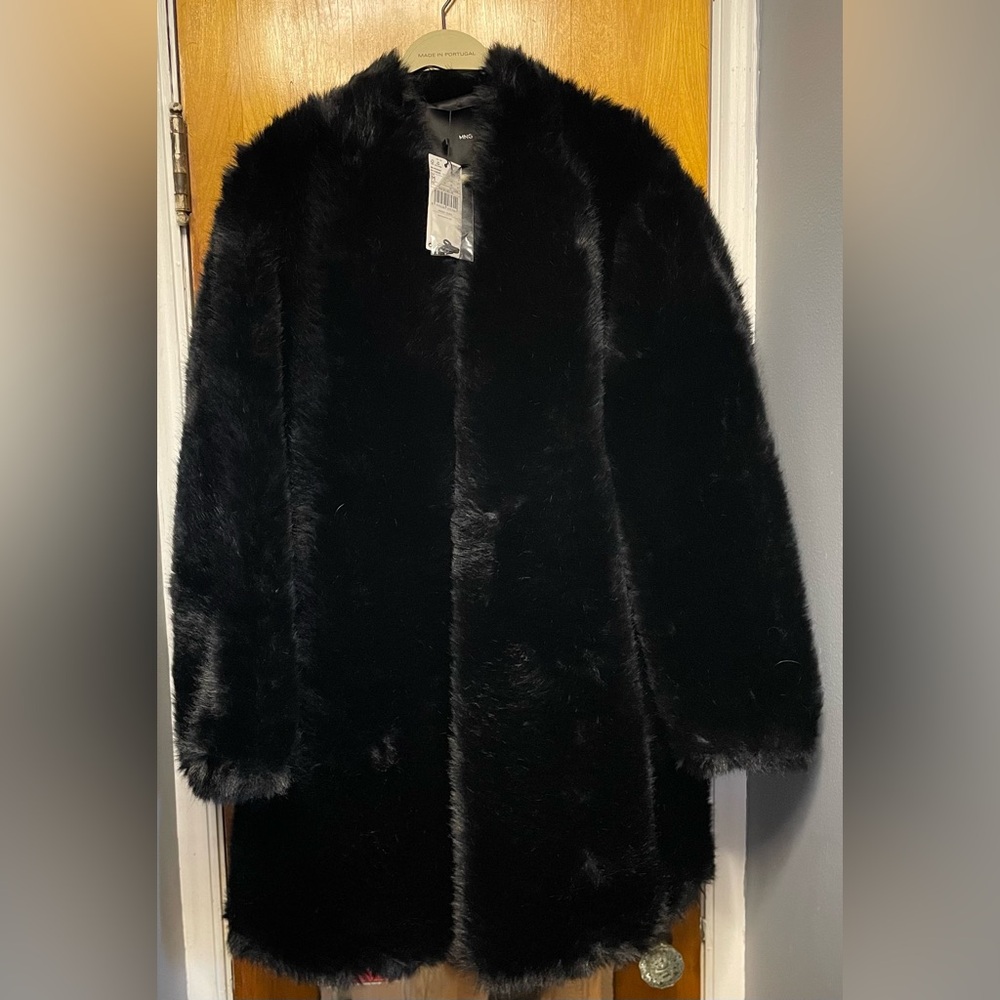 NWT Mango Black Faux Fur Coat